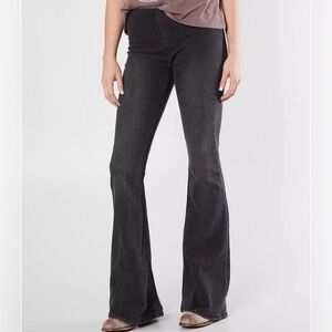 Newbury Kustom Midrise 70’s Bell Bottom Flare Stretch Pull On Jeans Size S
